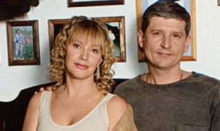 Актриса Елена Проклова снова живет с мужем